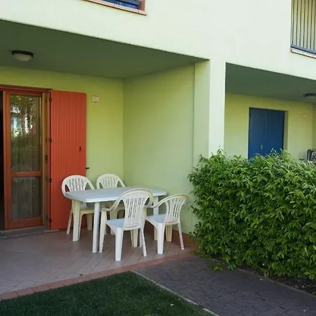 Con Giardino E Uso Piscina Apartment *