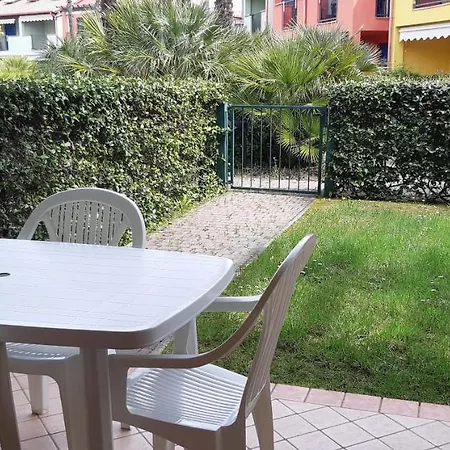 Con Giardino E Uso Piscina Apartment Aprilia Marittima